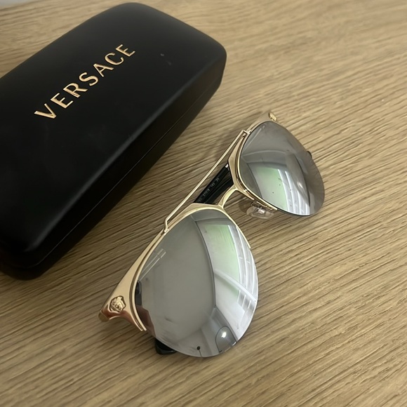 COPY - Versace Mirror Aviator Sunglasses - Picture 5 of 5